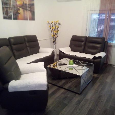 Apartman Matkovic Имотски Екстериор снимка