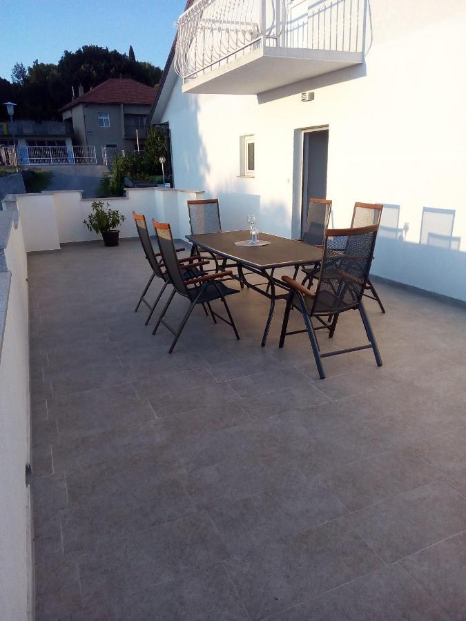Apartman Matkovic Имотски Екстериор снимка