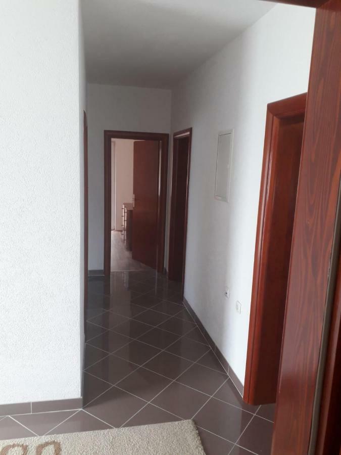 Apartman Matkovic Имотски Екстериор снимка