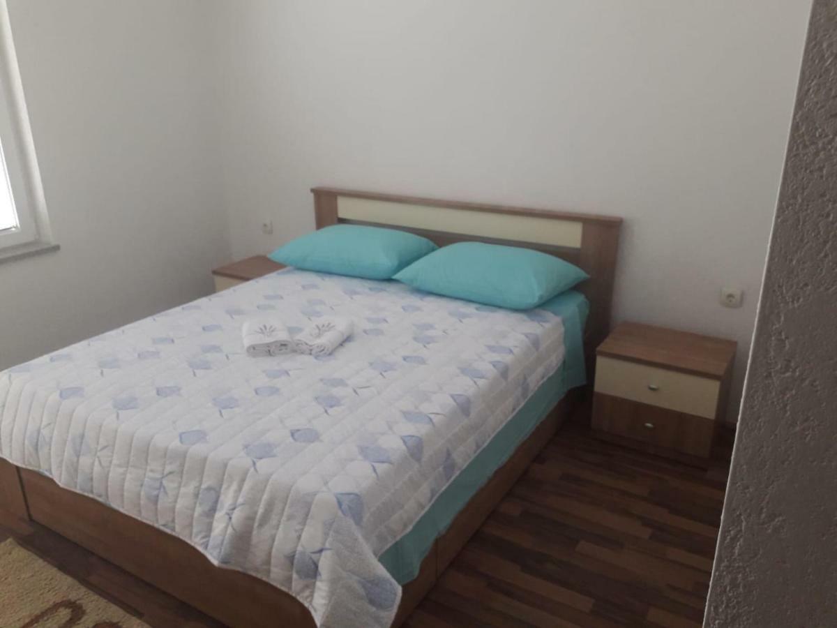 Apartman Matkovic Имотски Екстериор снимка