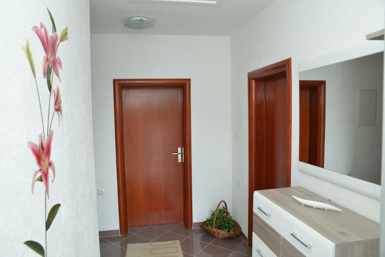 Apartman Matkovic Имотски Екстериор снимка